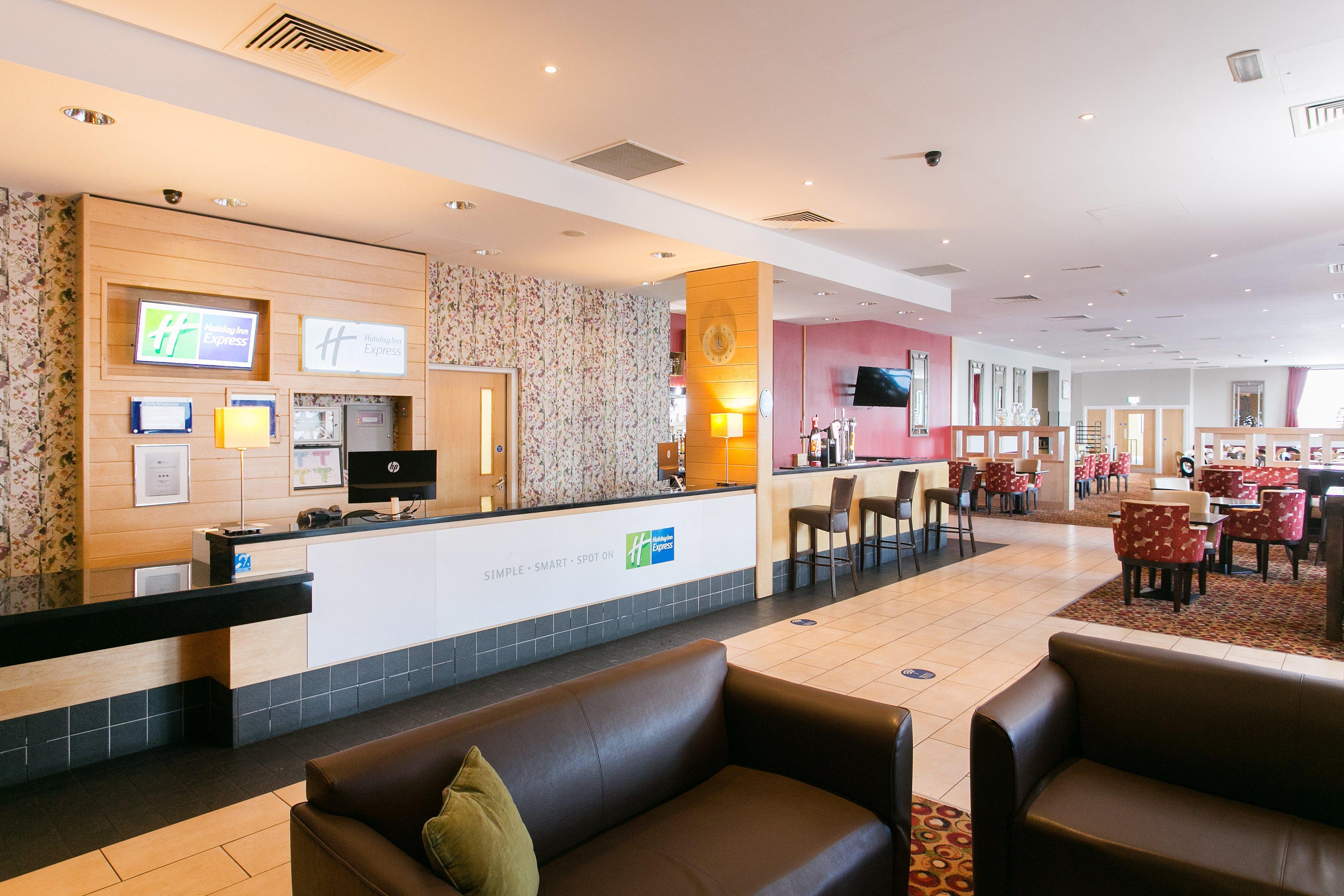 Holiday Inn Express Antrim, An Ihg Hotel Ngoại thất bức ảnh