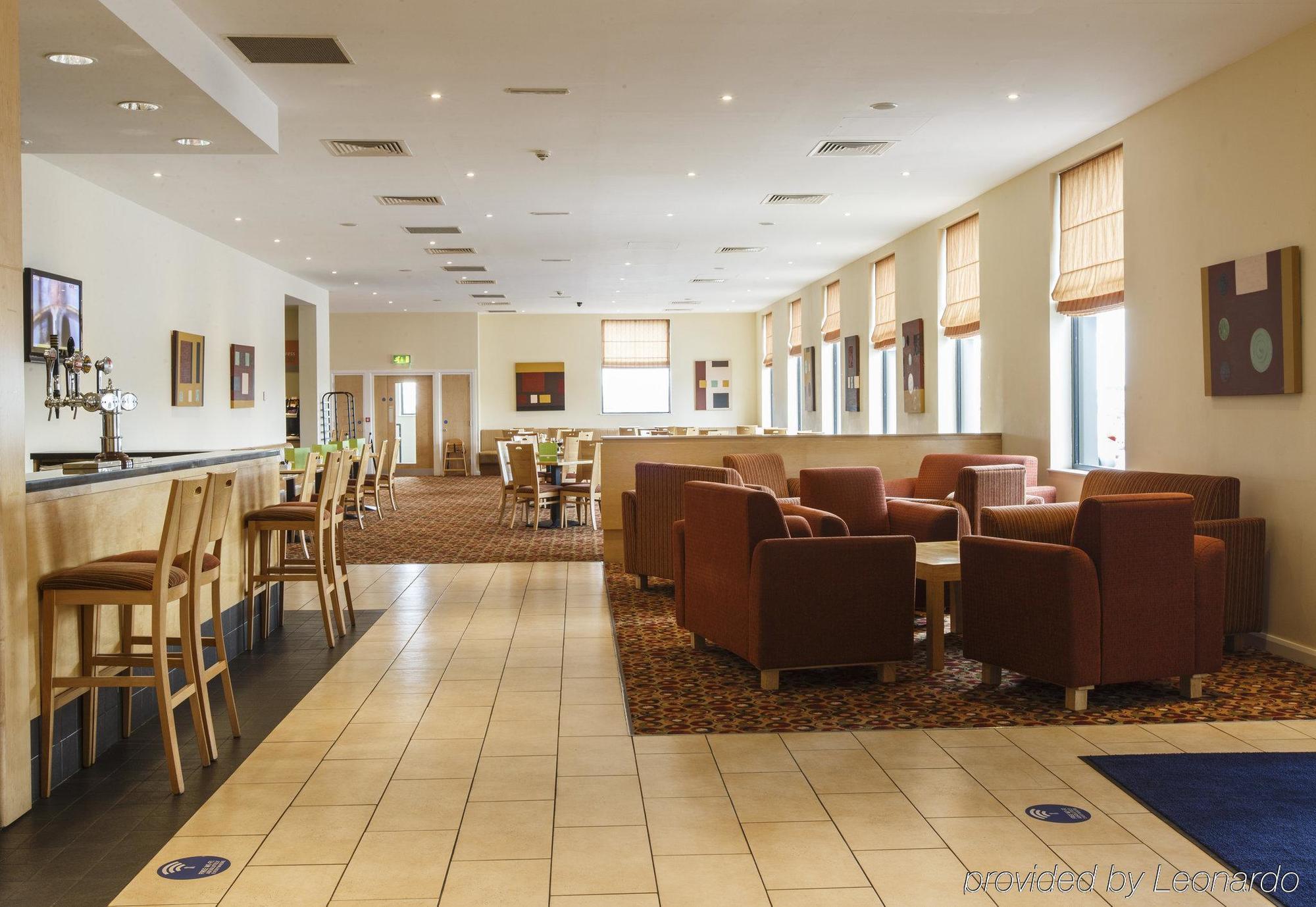 Holiday Inn Express Antrim, An Ihg Hotel Ngoại thất bức ảnh