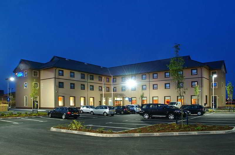 Holiday Inn Express Antrim, An Ihg Hotel Ngoại thất bức ảnh